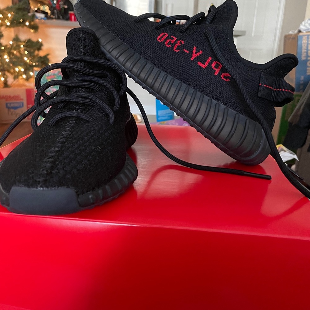 Yeezys 350 V2